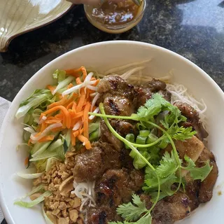 B76. Grilled Chicken Vermicelli/Bun Ga Nuong