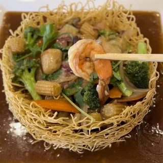 M92. Crispy Noodle Combo/Mi Sao Don Thap Cam