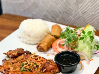 Pho Hoa & Jazen Tea