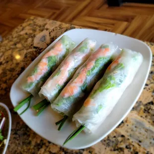 Bánh cuốn tôm bún thịt