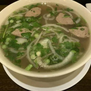 P3. Beef Filet Mignon and Meat Ball Pho