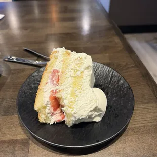 A delicious birthday cake was offered to us!!