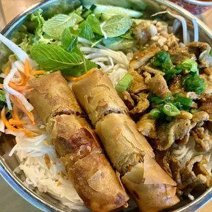 N5-Vermicelli bowl with egg roll &amp; grilled pork