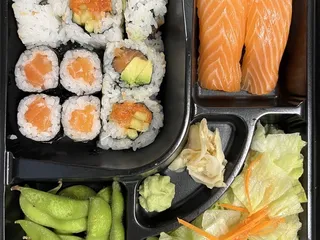 Sushi & Rolls