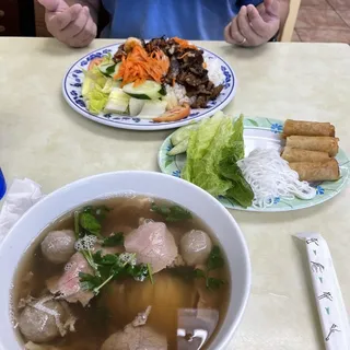 Pho with Eyes Round Steak, Brisket & Beef Balls (Large)