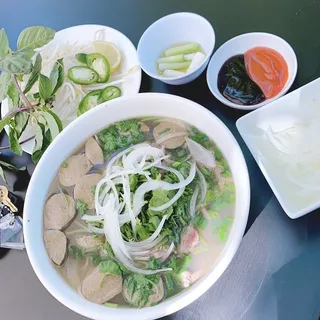 Pho Tai
