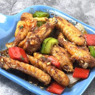 Fried chicken wings w/ house special sauce