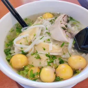 Pho ga trung non