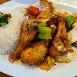 Com canh ga chien nuoc mam