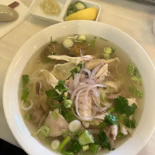 14.Beef combo noodle soup pho tai gan bo vien