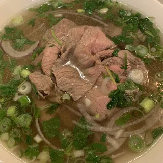17. Rare Beef Noodle Soup pho tai