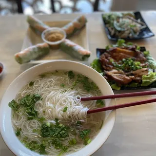 23. Five Spice Chicken Noodle Soupga ngu vi sup