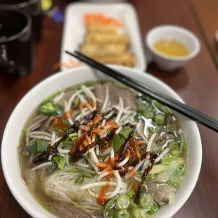 ramen and noodles, food