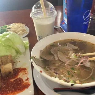 Round Eye Pho