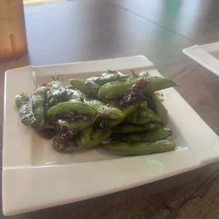 Spicy garlic edamame