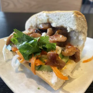 CHICKEN BANH MI