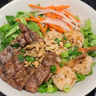 Protein bowl: Grilled Pork and Shrimp vermicelli noodle bowl WITHOUT the noodle all vegetables instead. GLUTEN-FREE