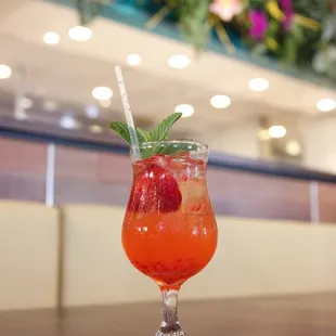 Strawberry raspberry mojito