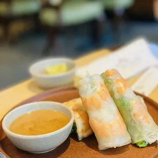 Shrimp rolls without pork