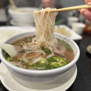 Medium, rare steak phở