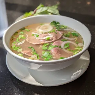 Medium pho tai gau