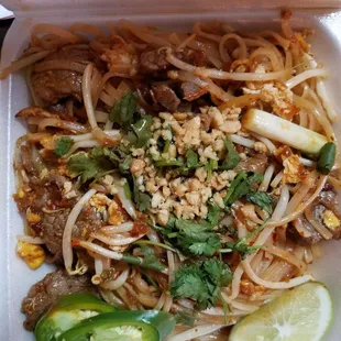 Beef pad thai