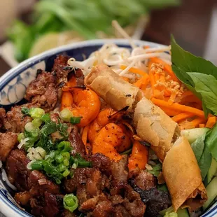 Pork, shrimp, egg roll bun vermicelli