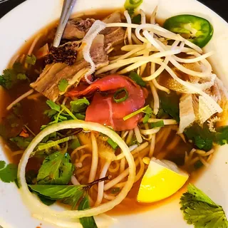 #21 Rare Beef, Flank, Brisket, Tendon & Tripe with Rice Noodle Soup