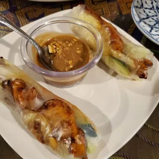 Spring rolls with grilled chicken