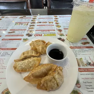 A4. Gyoza pineapple Smoothie