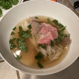 Small Pho (looks like kid&apos;s portion)