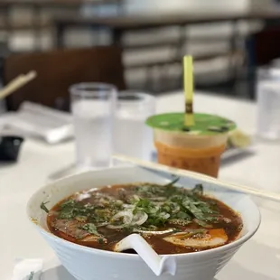 Bun Bo Hue and Thai tea w boba