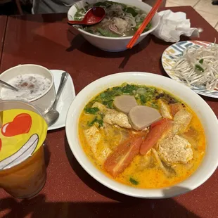 Pho, P23. Bun Rieu, Thai tea and dessert