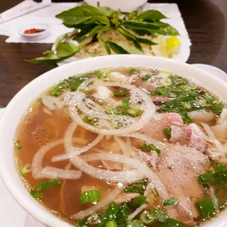 2. Pho Tai, Chin Nac