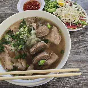 Salió muy  rica esta sopa de res! #13  El sabor muy buena  se ve k acaban de abrir !