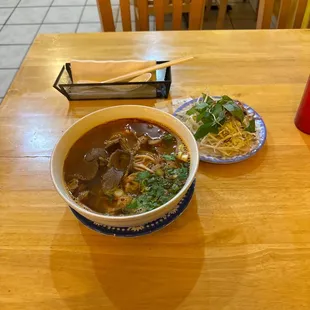 Spicy beef noddle