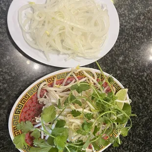 Onion and bean sprouts