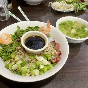 S2. Hu Tieu Tom Thit Kho