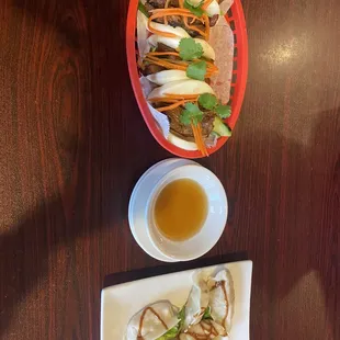 Steamed buns w pork and steamed dumplings