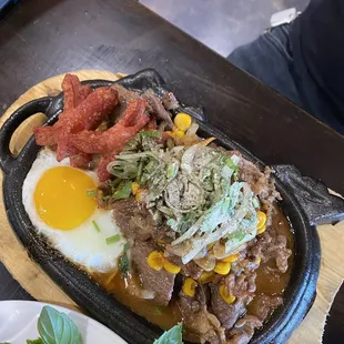 Bo Ne (beef sizzling platter)