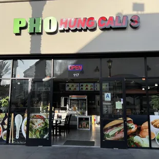 the front of pho hung cali