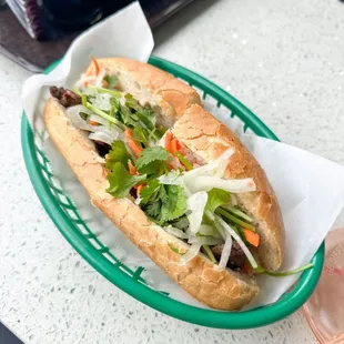 Filet mignon Banh mi