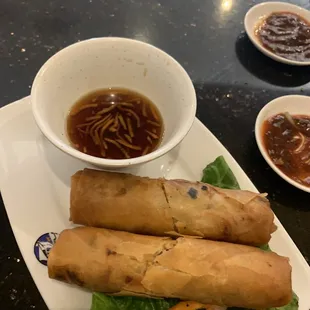 V01- vegetarian crispy egg roll (2 per order)