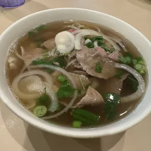 Pho Hung Dac Biet