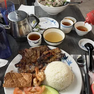 pho tai nam gau &amp; com tam suon tom tau hu ky