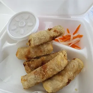 Crispy egg rolls with pork