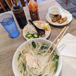 Eggs Rolls (5 Pieces) Chicken Pho