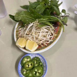 Garnishes For The Phô