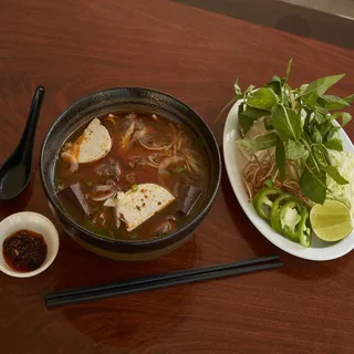 C3. Bun Bo Hue Chay (Cay)