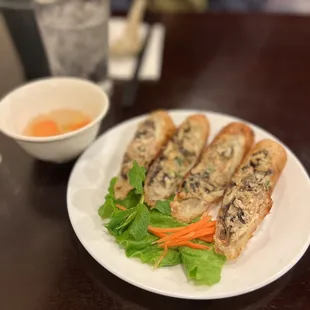 Fried spring roll (w/ meat)